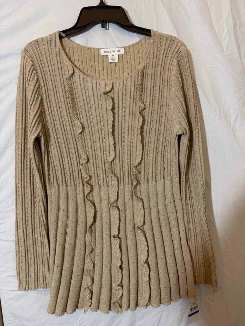 XL Skye's the Limit Women's Beige/ Gold Metallic Thread Ruffle Knit Sweater